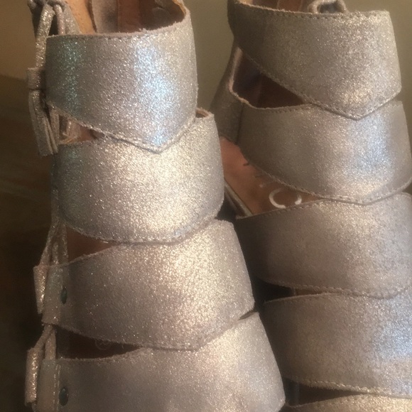 Nicole Tatiana Grey Silver Sandals - Picture 6 of 8